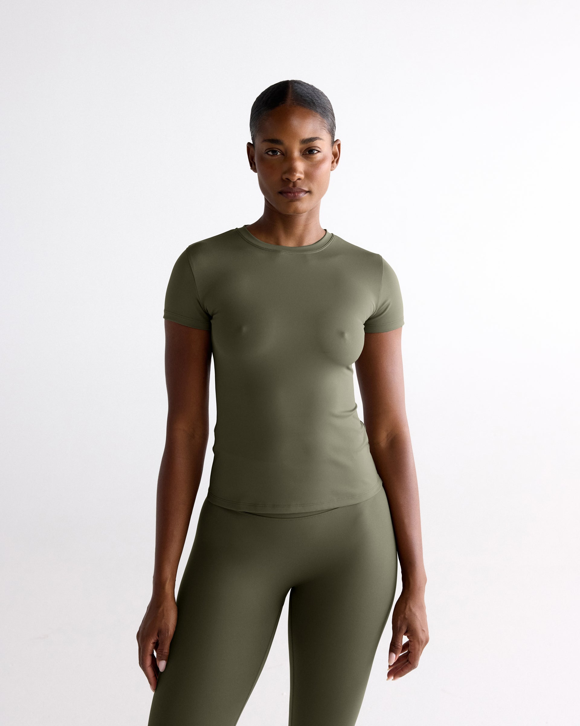 DÅWN No.4 CUP IN SHORT SLEEVES カーキ　トップス Ultimate Short Sleeve Top - Olive Green – Adanola