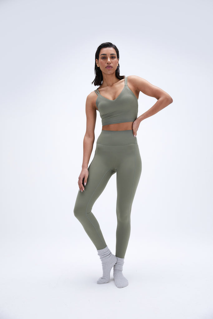 Essential Leggings with Pockets - Olive