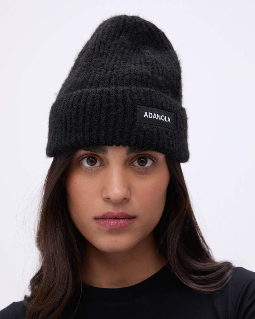Black knit winter hat shop