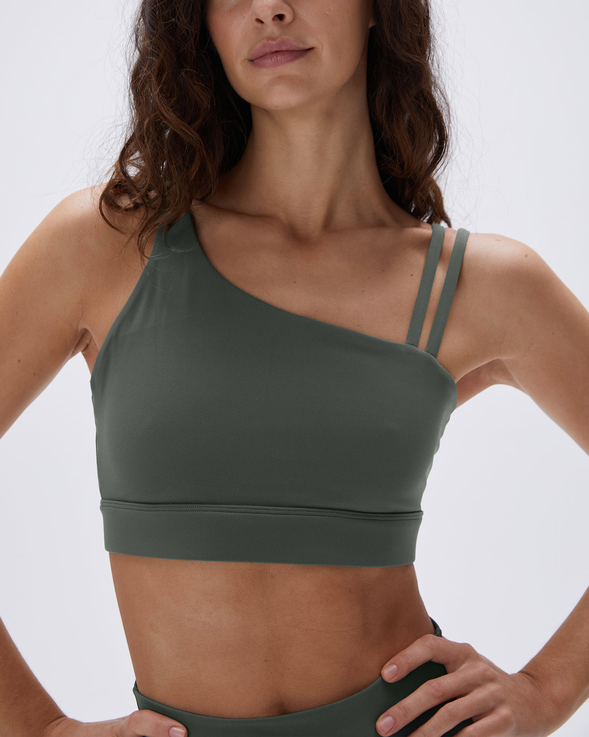Cream Yoga - Olivia seamless one-shoulder bra deep green