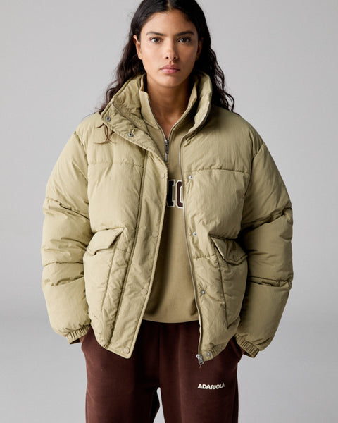 25_0718_ADANOLA_AUGUST_COLLECT