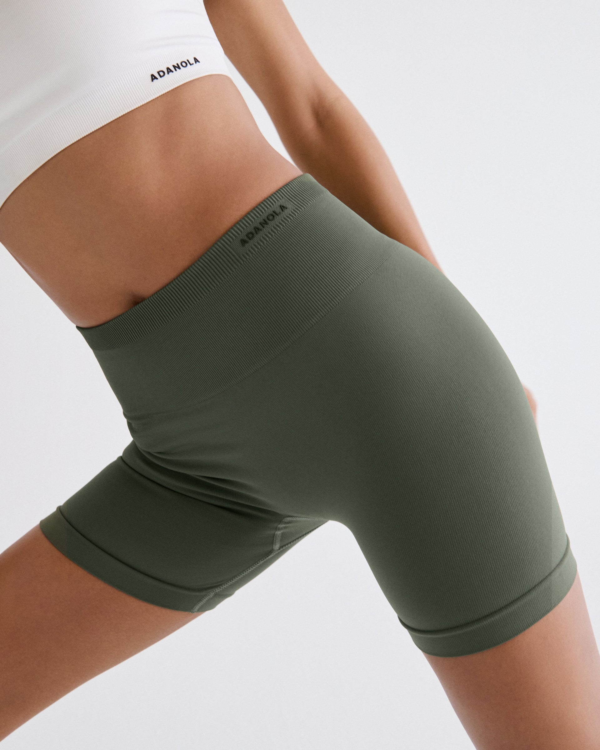 Classic Seamless Crop Shorts - Thyme Green