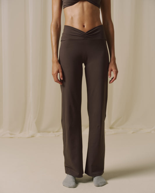 Ruched Front Yoga Pant - Coffee Bean