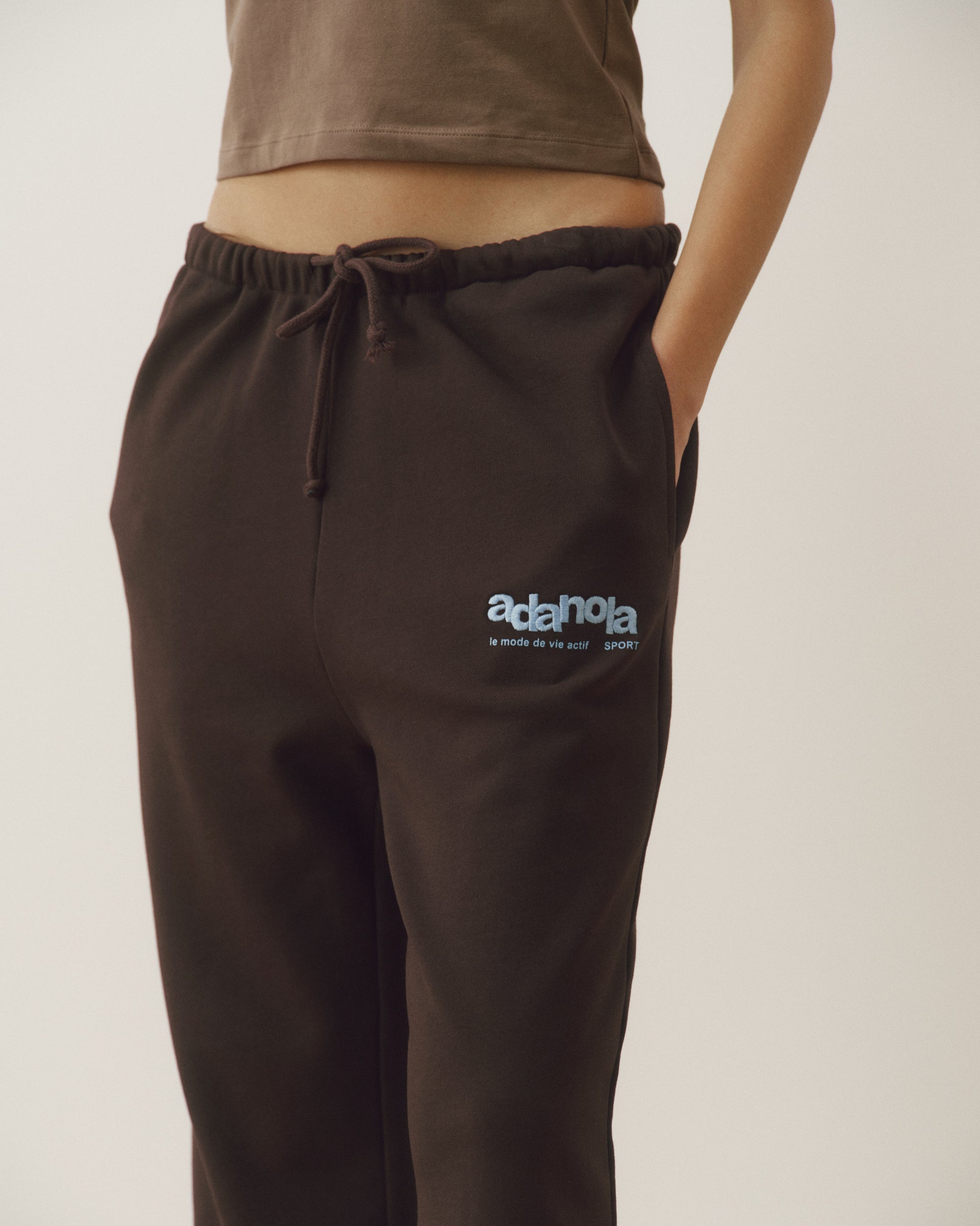 Le Mode De Vie Straight Leg Sweatpants - Coffee Bean/Airy Blue