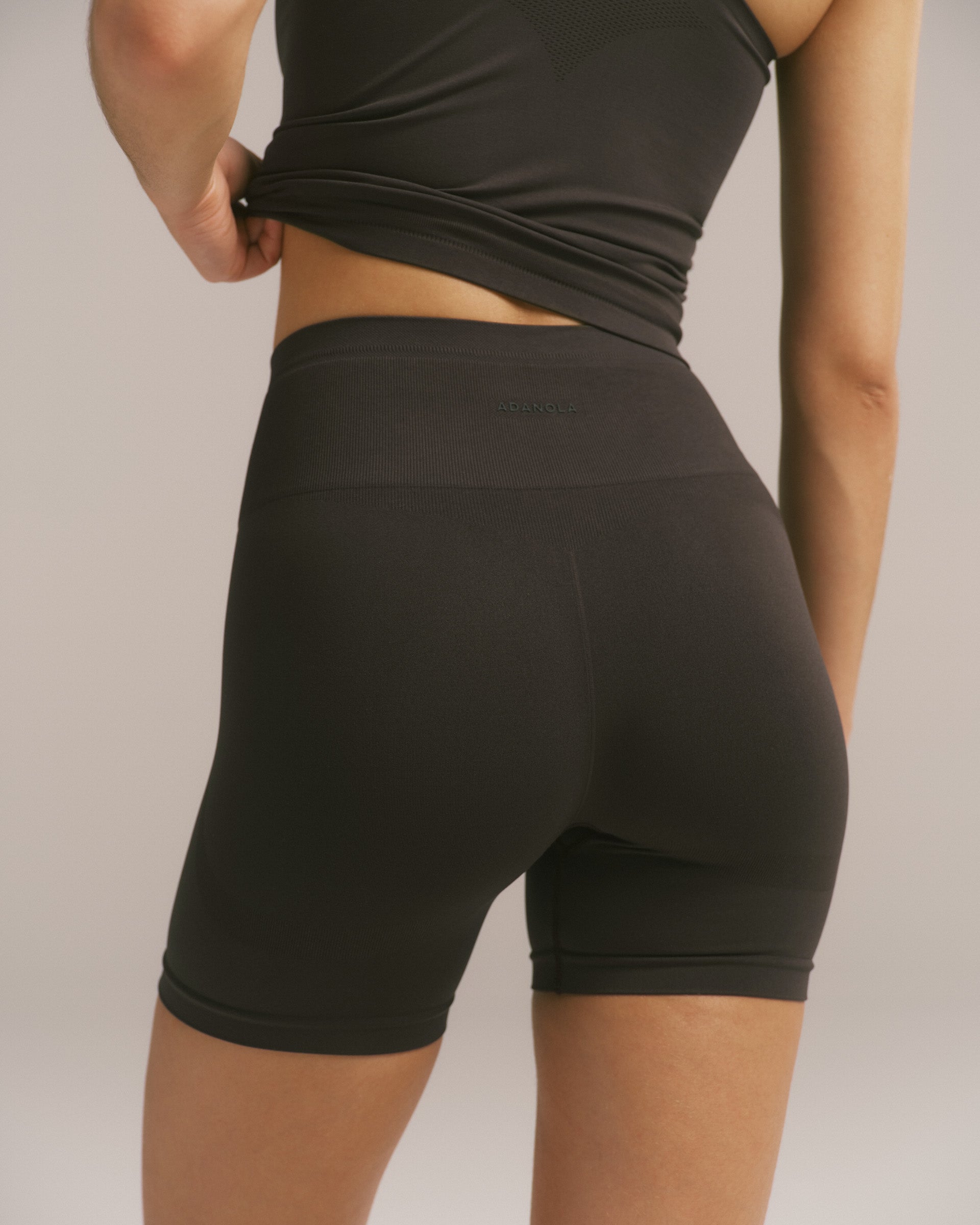 Seamless Crop Shorts - Coffee Bean