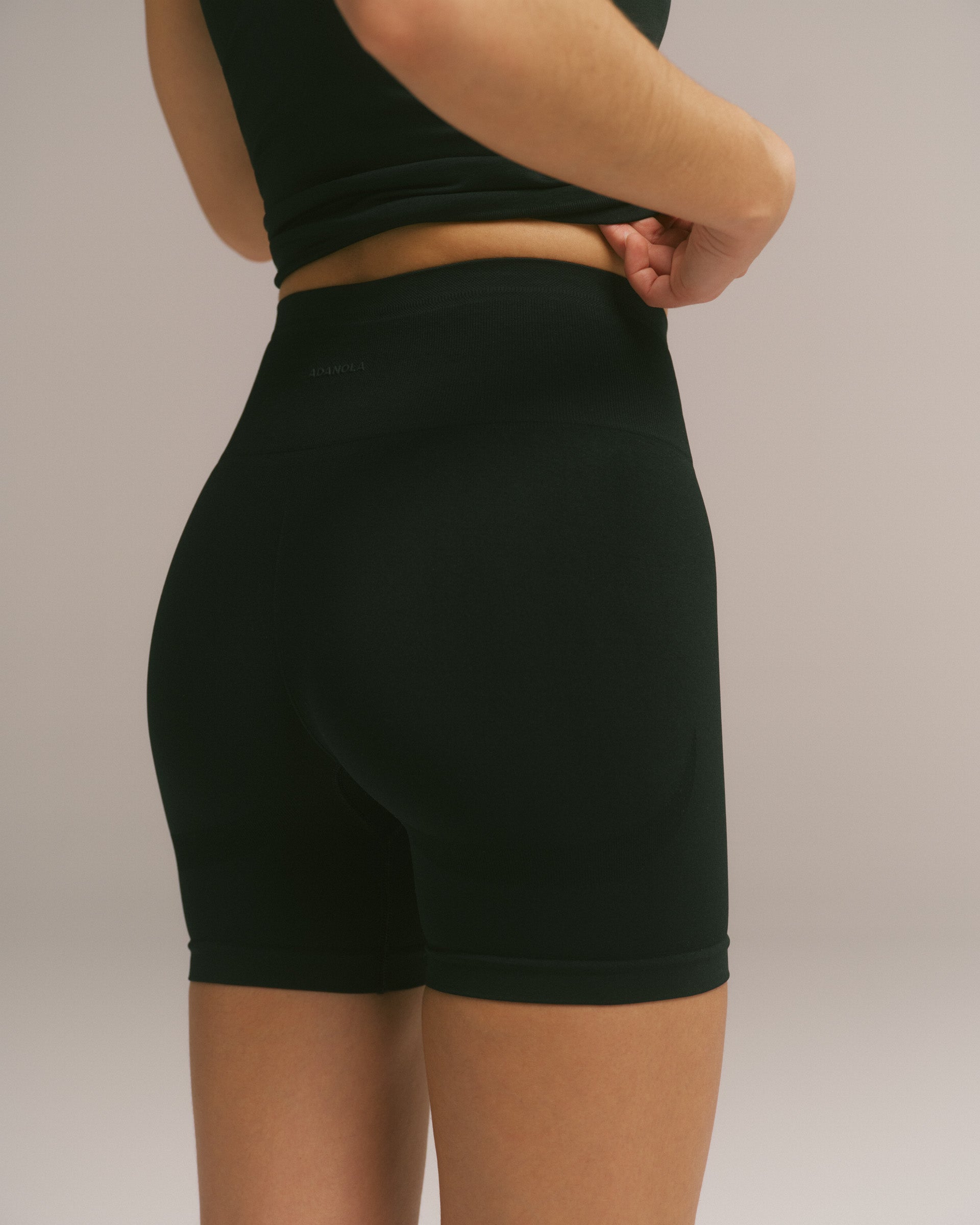 Seamless Crop Shorts - Black