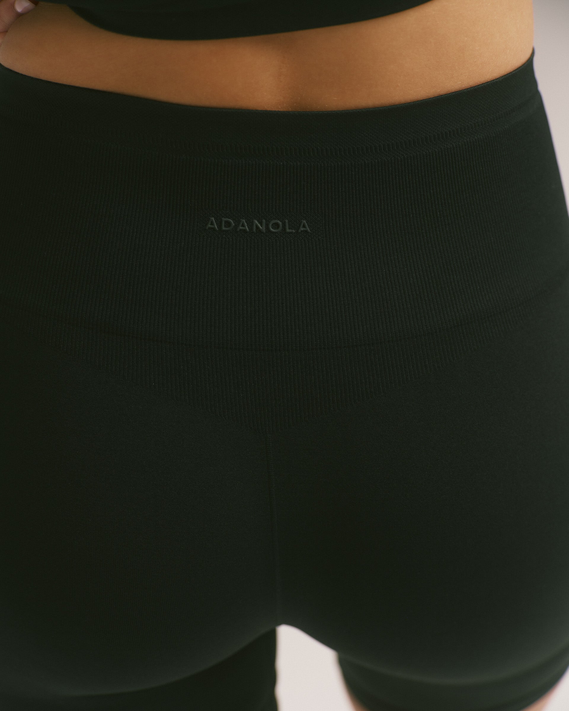 Seamless Crop Shorts - Black