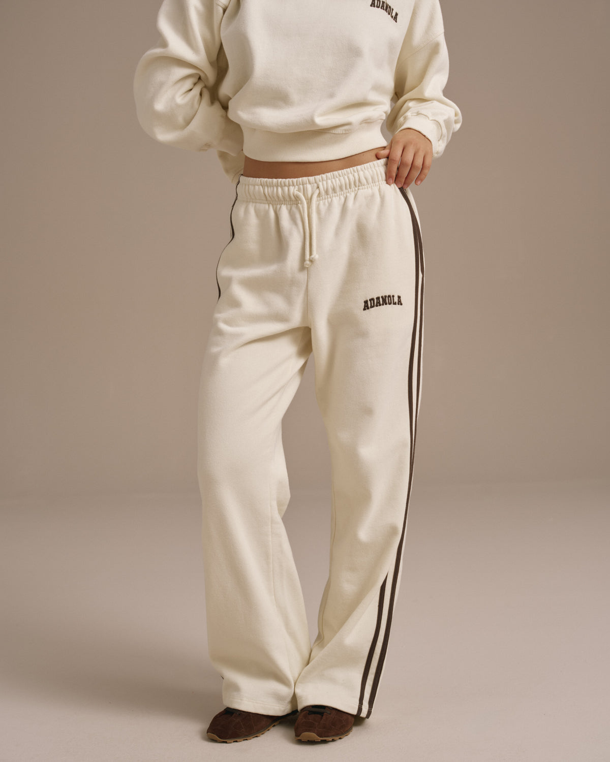 Varsity Loose Fit Sweatpants Marshmallow White Coffee Bean