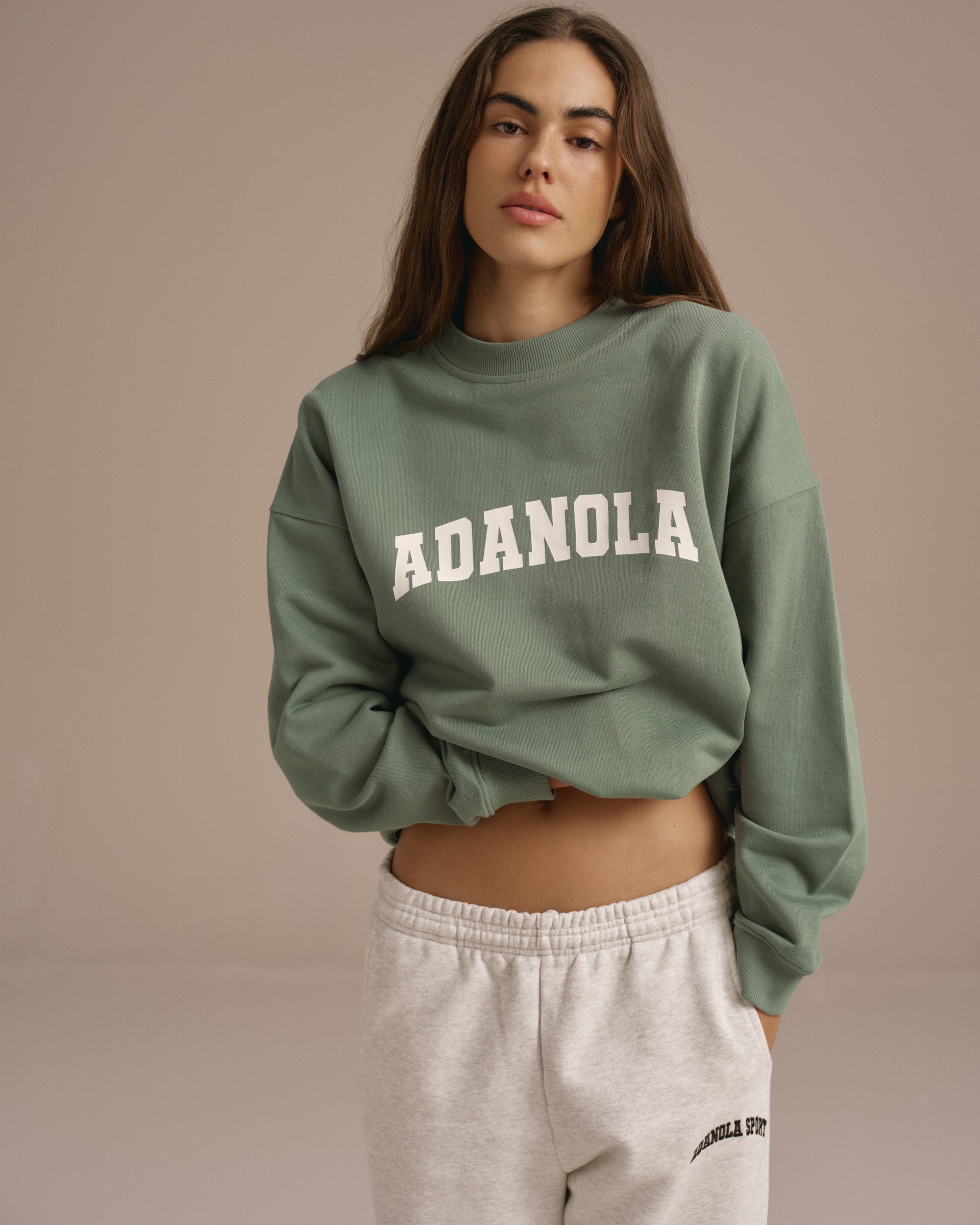 ADANOLAスポーツ オーバーサイズ スウェットシャツ クリーム アディダス（adidas）（メンズ）WASH クルースウェット KSA10-JP4609