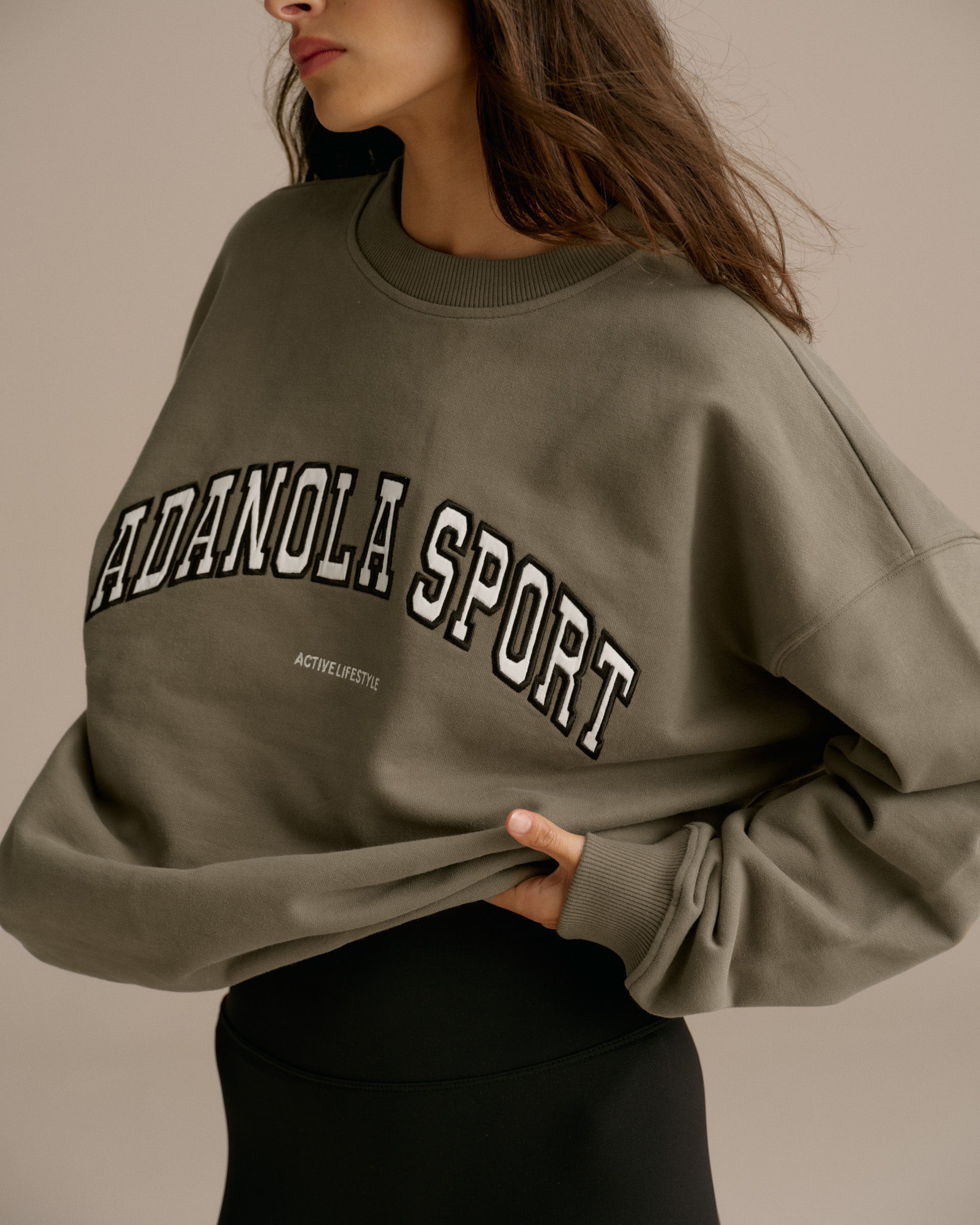 新品未使用ADANOLA オーバーサイズ スウェットトップス Women's Oversized Olive Green Sweatshirt | Adanola – Adanola