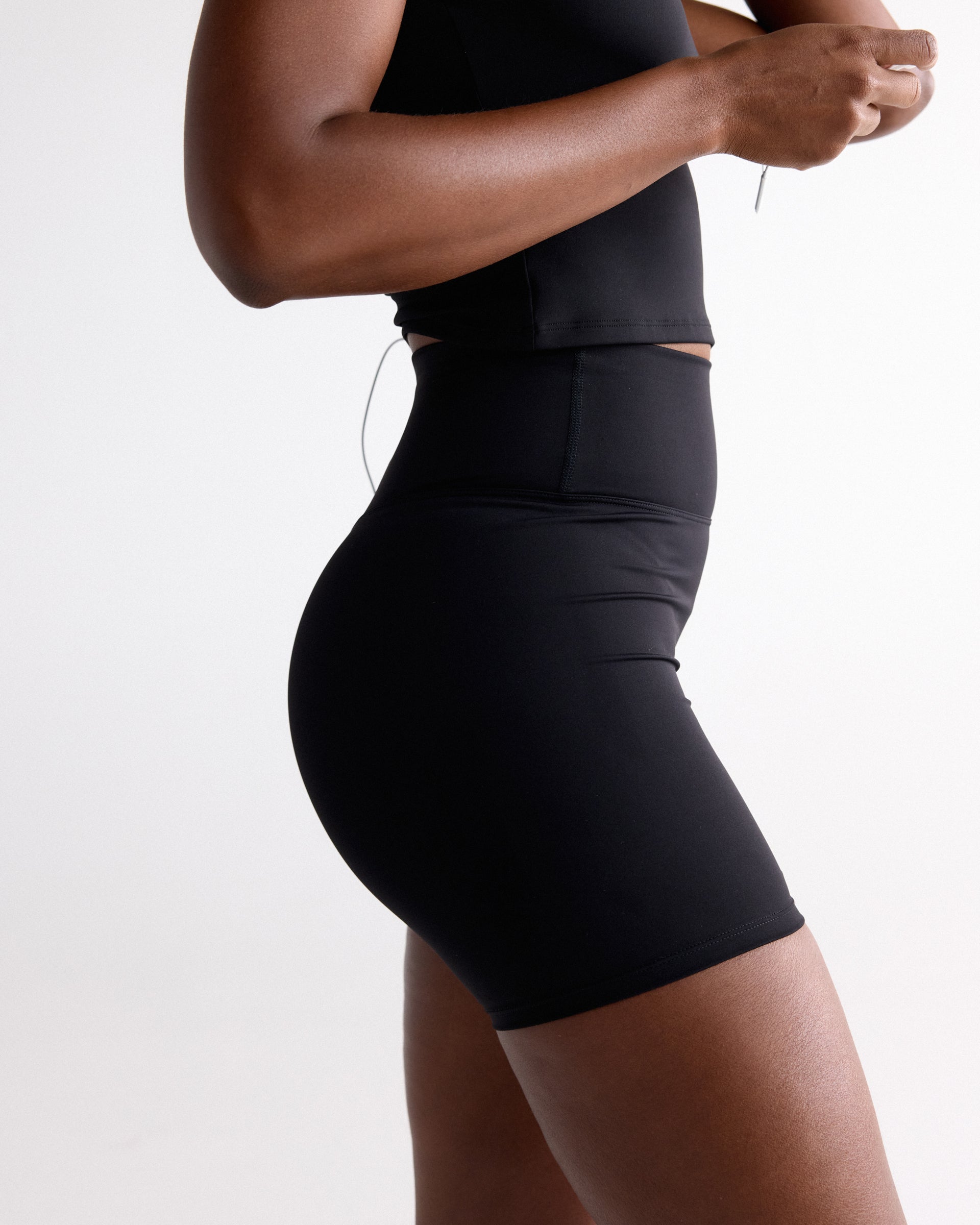 Ultimate Crop Shorts - Black