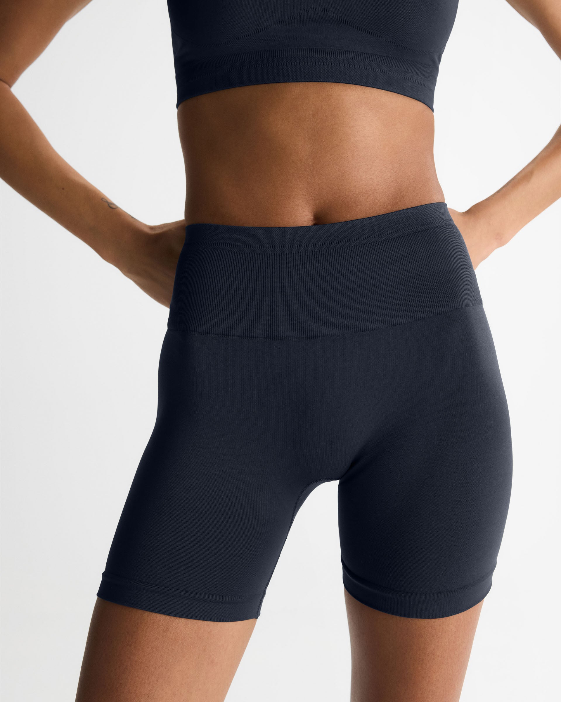 Adanola Seamless Crop Shorts in Midnight Blue