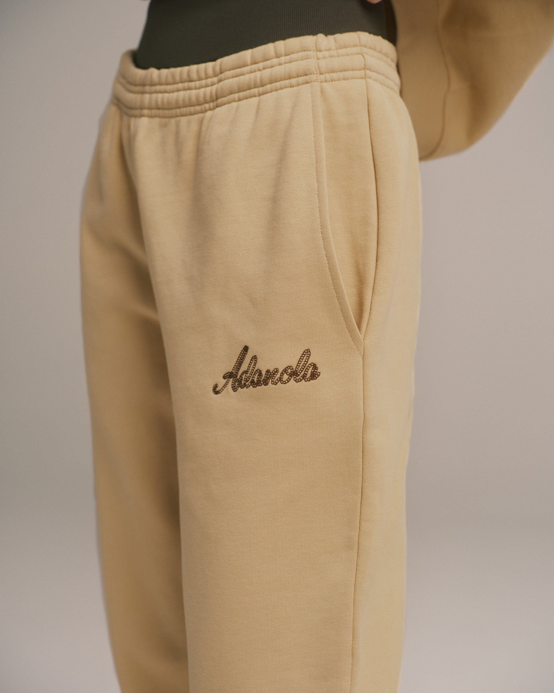 Signature Straight Leg Sweatpants - Caramel Beige